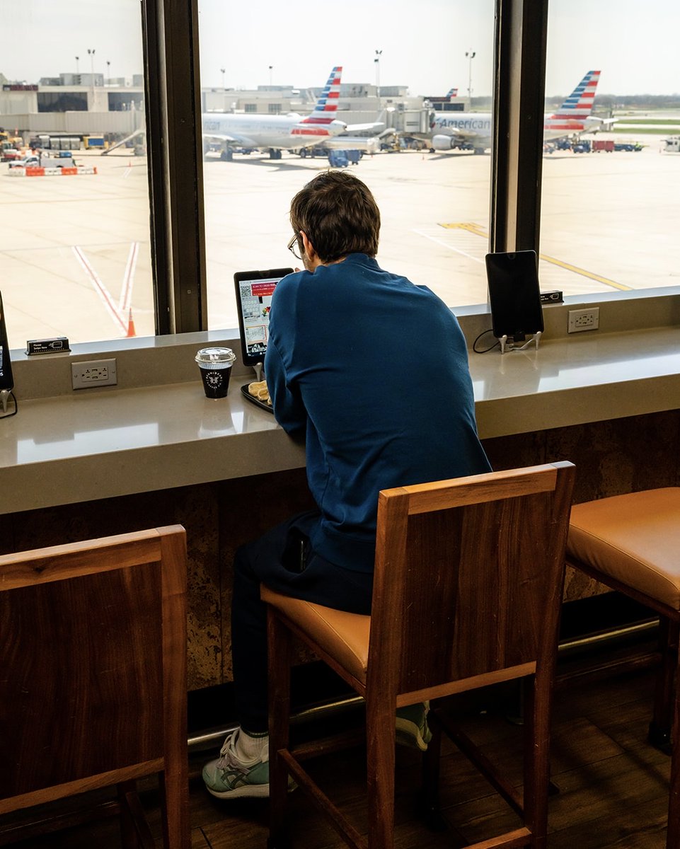 bean2beancoffee's tweet photo. what’s that over there? 
swipe to take a closer look

@adrianwjmnz
@phl_airport
@otgexp

photos by @shotbydanielk https://t.co/i5dUMCATFB