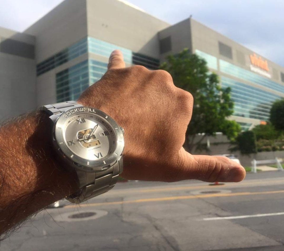 Built for those who #liveUNRIVALED 
⌚rockwelltime.com/products/the-a…