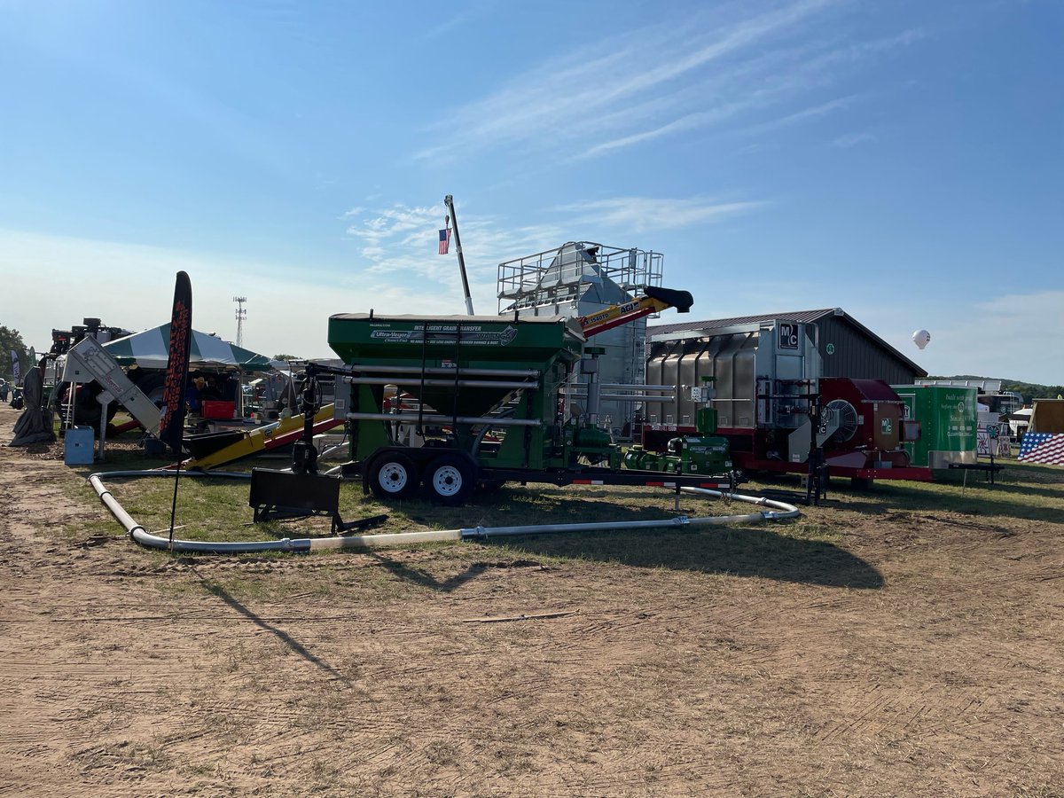 WalingaInc's tweet photo. Show time! We're out at the #Wisconsin #FarmTechnologyDays this week with Schultz's Interstate Ag. Come see the all new Smart-Flo 2.0 in action and see how #walinga air systems are #toughtobeatinthelongrun https://t.co/X5g8hz686G