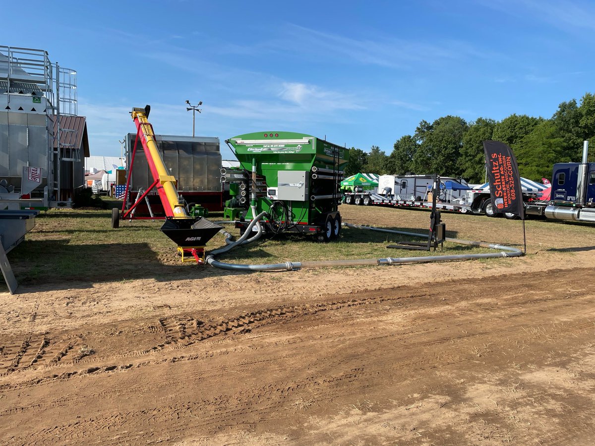 WalingaInc's tweet photo. Show time! We're out at the #Wisconsin #FarmTechnologyDays this week with Schultz's Interstate Ag. Come see the all new Smart-Flo 2.0 in action and see how #walinga air systems are #toughtobeatinthelongrun https://t.co/X5g8hz686G
