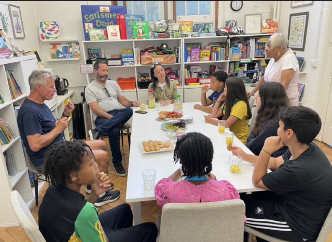 One last drop for the school year before summer starts. This time the foundation delivered PE plimsols and trainers to a couple of schools in Tottenham. Thank you to Earlsmead Primary for your hospitality!!👟 #charity #donations #foundation #primaryschools #tottenham #haringey