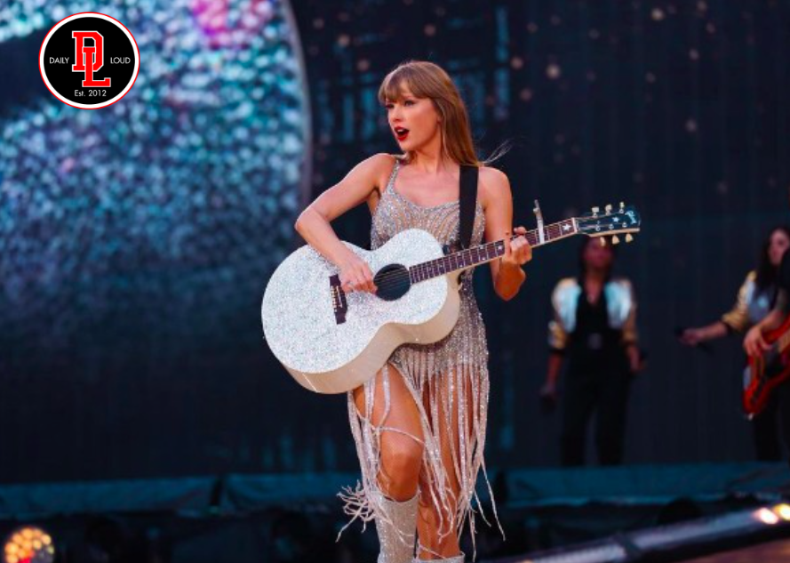 DailyLoud's tweet photo. Taylor Swift’s Tour is expected to be the highest grossing tour in history by grossing over $1 Billion https://t.co/CZVKxVQWku