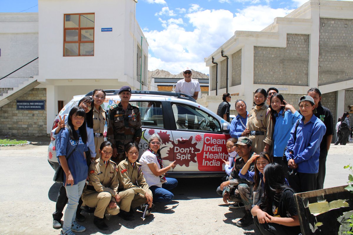NCCDteJKL's tweet photo. 1 Ladakh Bn #NCC org a talk with Sare Jahan Se Achha Foundation of Pune for the cdts at EJM College on #SpitFree #India Movement. Informative lecture on menstrual health&hygeine was also organised for girl cadets. @HQ_DG_NCC @lg_ladakh https://t.co/W7SkjXKVUA