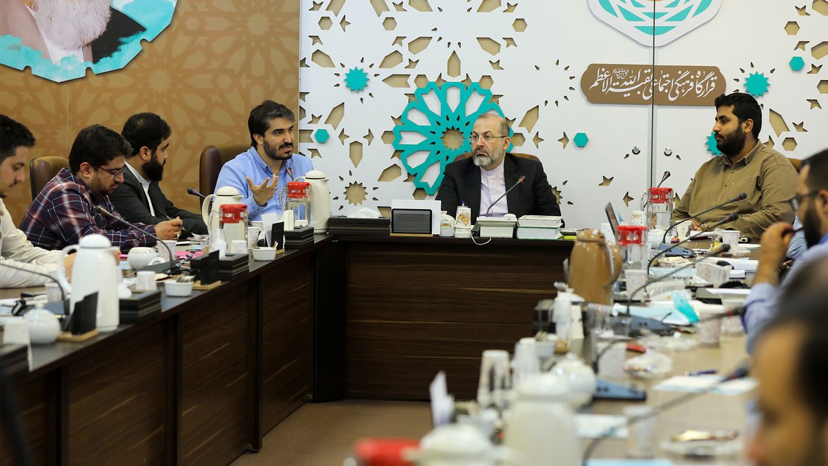 dastgheyb1's tweet photo. در گردهمایی دبیران مجامع مطالبه گری سراسر کشور تاکید کردم که سامانه ارتباطات مردمی ۱۹۸ از جمله بسترهایی است که تشکل های مطالبه گر و مردمی، می توانند یافته های بکر و کاربردی را در راستای تحقق شفافیت و انضباط مالی در اختیار دیوان محاسبات گذاشته و یاری‌گر ما باشند. https://t.co/eaJnufSYI7