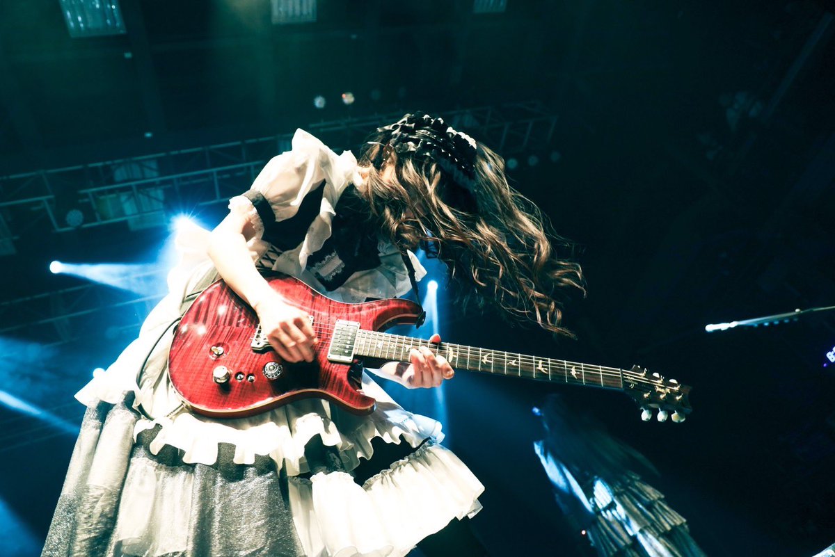 Pete BandMaid Fan on Twitter "Love these photos of guitar goddess