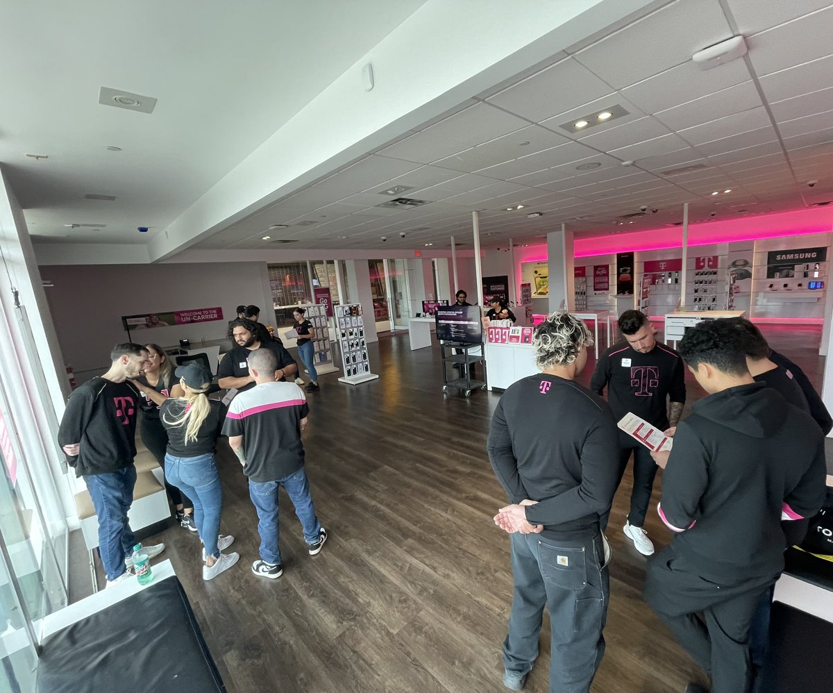 ￼Sales Through Service training completed day 2 of 2! Lots of engagement to help supercharge POSTPAID GROWTH for Miami Northwest! ￼💪🏽 Thank you to @vanessalozano88 @DDubsTMO1 , Wendy and our fearless leader @NicholasMusarra for putting this together! #GoforNo #valuesinaction 🙌🏽