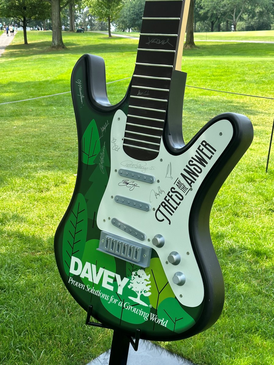 DaveyTree's tweet image. Davey rocked the tee box at the 9th hole during the @KauligChamp at Firestone Country Club. We were proud to be a partner for this year&apos;s championship. Tickets purchased directly supported local Northeast Ohio non-profits. 🌳🎸🏌️ ⛳ #TreesaretheAnswer #KauligChamp