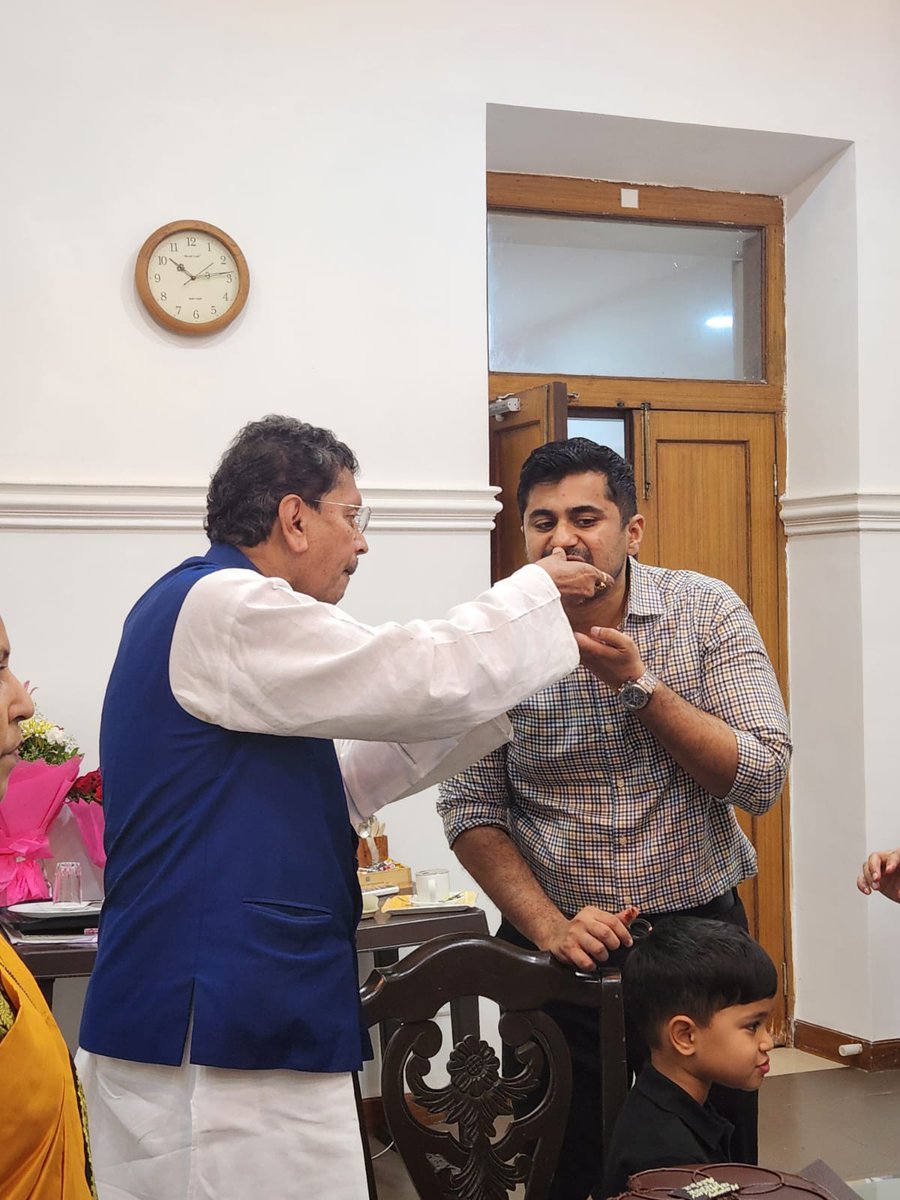 Deepak Kesarkar tweet media