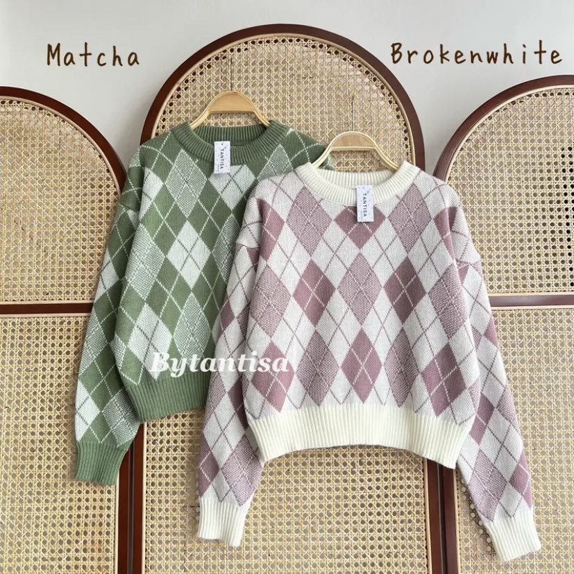 cacainside's tweet photo. Yang lagi nyari sweater rajut yang bahannya tebel bisa kepoin disini guyss. Tokonya emangg recommended bgt dah anti gagal

https://t.co/hwQqRpgGCk

#zonauang #racunshopee #sweaterrajut https://t.co/Q14YqPwe6G