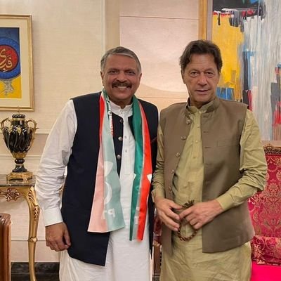 haidersaeed804's tweet photo. ٹک ٹاک پر 19 گھنٹوں میں 1.1 ملین فالورز پر ثابت کرتا ہے کہ عمران خان کتنا پاپولر لیڈر ہے،  اور دنیا یہ بات مان رہے ہیں۔
لیکن ایک پی ڈی ایم ہے جو اس بات کو ماننے کو تیاری نہیں۔

بغض عمران چھوڑ دو ورنہ اس حسد کی آگ میں جل جاؤ گے۔

#ComingSoonOnTikTok https://t.co/yN2JOxorJW