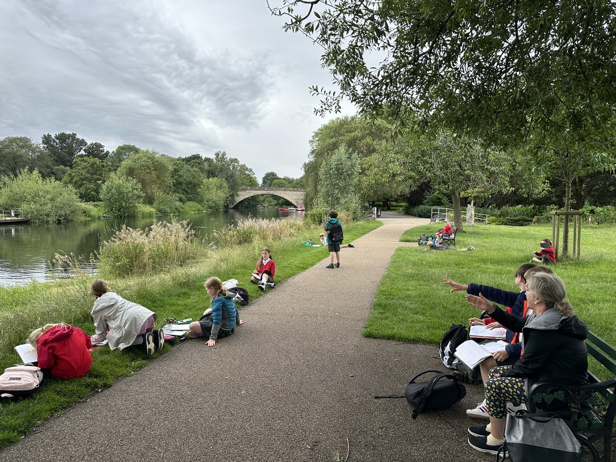 Barfordstpeters's tweet photo. Some more photos from Year 5’s visit to Warwick #bspHistory #bspScience #bspArt https://t.co/ooT1XuKLhY