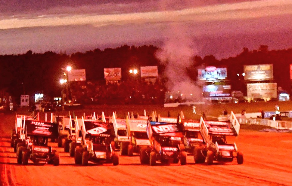 TONIGHT! #SilverCupXXXII with the <a href="/ASCoC/">Amiyah Scocca</a> and Allegheny Sprint Tour 305s!

2 PM Pits Open
5 PM Grandstands Open
6PM Hot Laps Followed by Qualifying
7:25 PM Opening Ceremonies 
Followed by Racing! 

🎟 
Reserved $40
General Admission $30
Pits $45