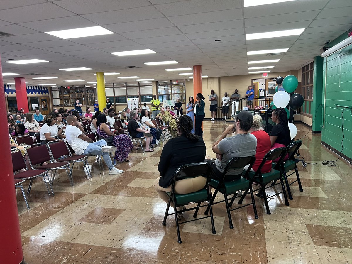 drberthena4edu's tweet photo. Great event welcoming our new Executive Principal, Dr. Rhonda Bledsoe, her team, and all of the new and returning students at Two Rivers Middle School! Looking forward to an amazing year!! https://t.co/eRpQ21ZPvi