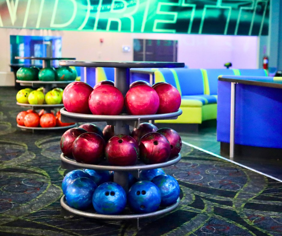 AndrettiCobb's tweet photo. 🌟 Bowl like a pro or enjoy a casual game with friends—it's all about the fun and friendly competition! #andrettimarietta #bowling #mariettabowling #gokarts #atlfun #familyfun #gokarting #mariettafun💚🎳 https://t.co/iVmLJXoaWT