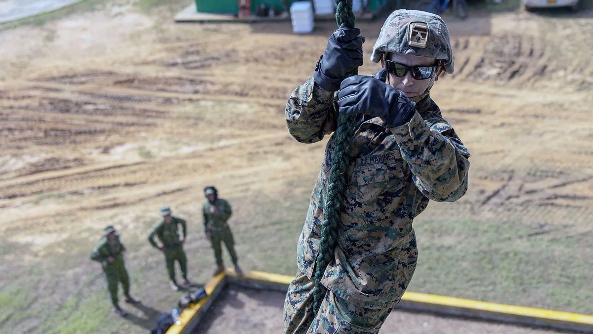 marforres's tweet image. #Marine Corps Capt. Justin Knott fast ropes down a rappel tower during #UNITASLXIV in Colombia. The exercise aims to enhance interoperability among multiple nations and joint forces in littoral and amphibious operations, promoting peace and stability in the region.