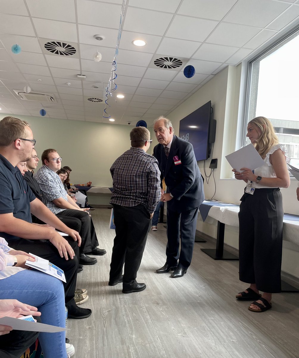 CEmWilliams's tweet photo. π
Well done ππ» to our @MSEHospitals colleagues completing their βοΈ anchor supported internships celebrating today! Thanks to @SouthEssexColl @chelmsfordcol @MSEinclusion for all your amazing work & Cllr Spence @Essex_CC for coming, glad many of you are joining us soon! #JoinMSE https://t.co/hgnUzkyFny
