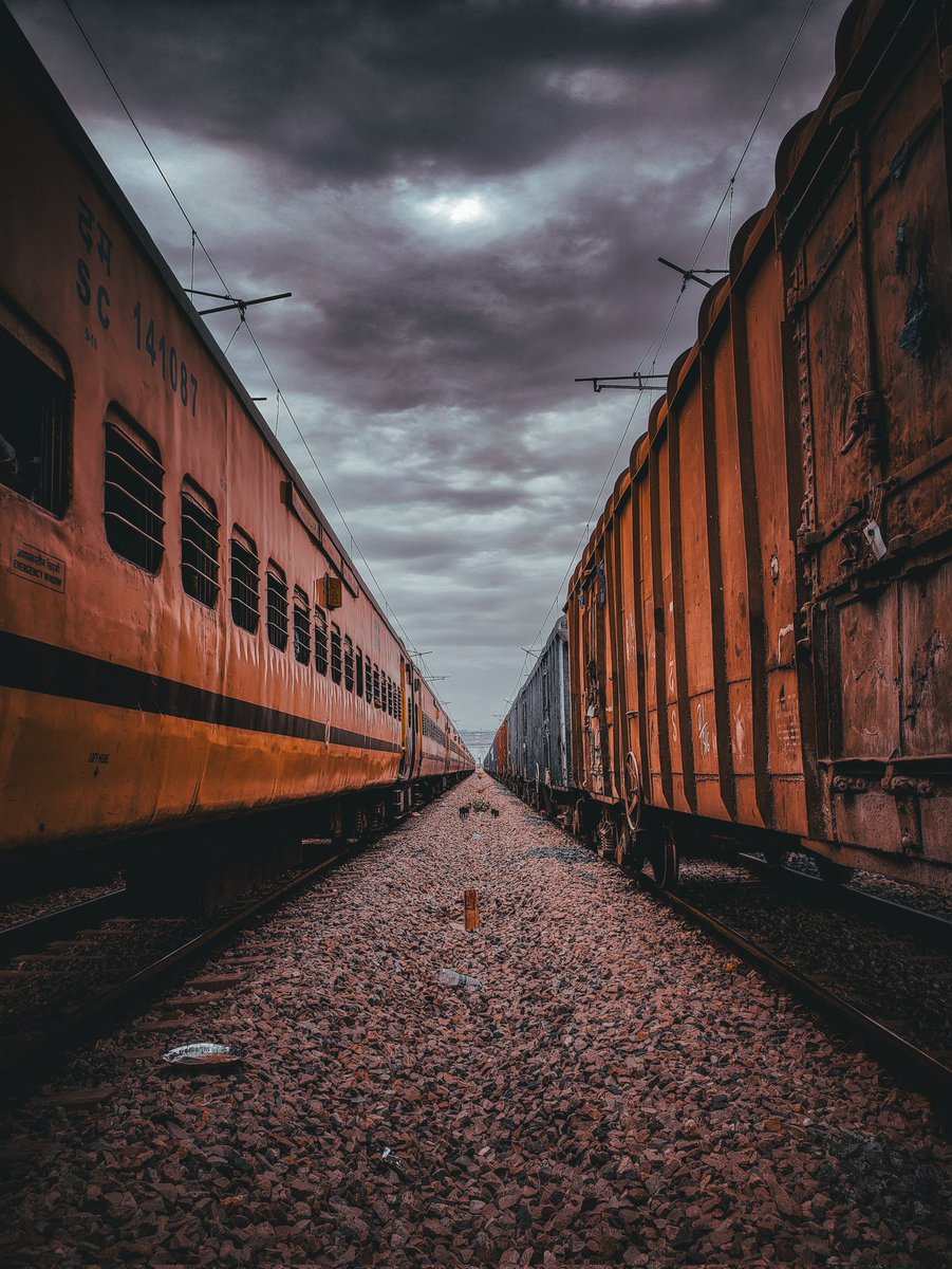 Between the trains 🚂🚃🚃

#trains #train #railways #of #trainspotting #railway #rail #railroad #world #trainspotter #our #railfan #instagram #photography #railfans #graffiti #locomotive #trainstagram #trainphotography #photanil #railwayphotography #class #travel