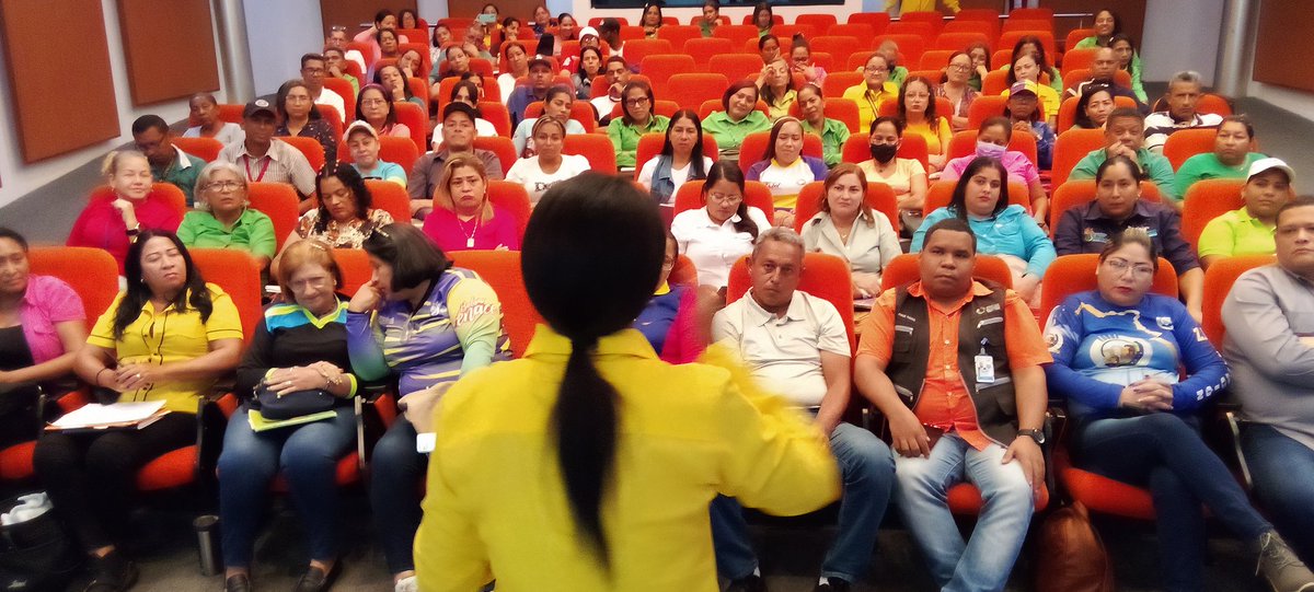 La formación integral de la sexualidad es un compromiso moral de los educadores que tenemos responsabilidad con la calidad educativa", dijo Bárbara De Freitas en jornada de formación con coord. y superv. del CDCE Estadal y Municipal
<a href="/NicolasMaduro/">Nicolás Maduro</a>
