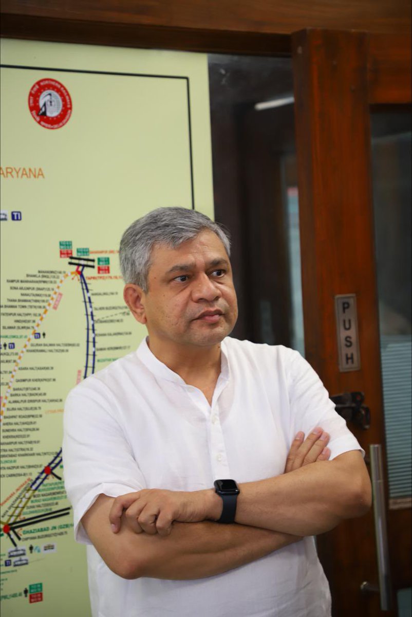rasalrahul40's tweet photo. #रेलअप्रेंटिस 
#सीधीभर्ती
@AshwiniVaishnaw 
@annamalai_k 
@BJP4India 
@PMOIndia 
@IR_CRB 
माननीय रेल मंत्री @AshwiniVaishnaw  सर आपको जन्मदिवस की हार्दिक शुभकामनाए
All Indiya Ccaa Candidate की तरफ से हमे आशा हे की आप हमारे सभी रेल अप्रेटीस साथीयो को रोजगार का हक्क दिलायेंगे https://t.co/kbFnzZX1UQ