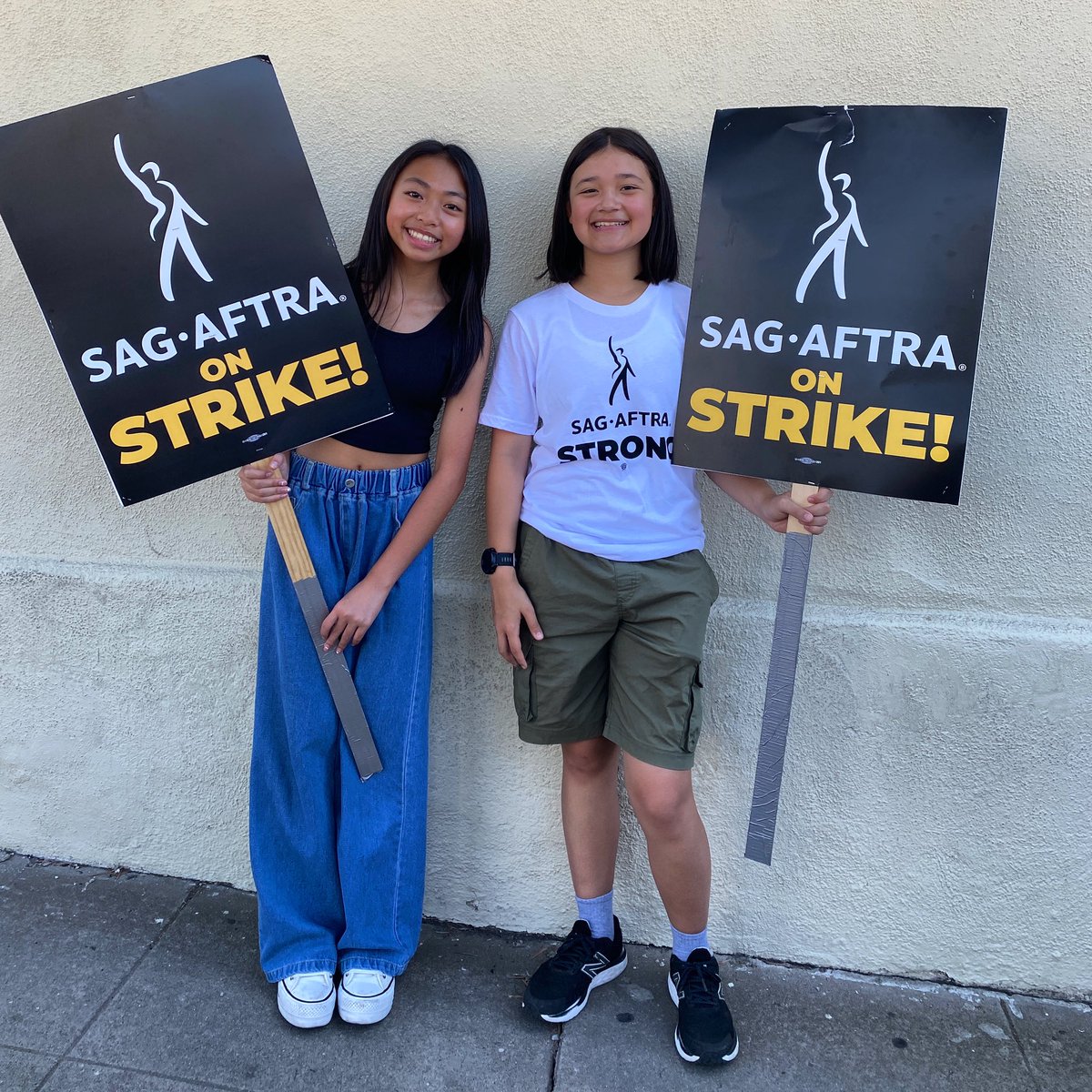 Araceli Prasarttongosoth (@actoraraceli) on Twitter photo On the picket line with my friend <a href="/MiaLynnBangunan/">Mia Lynn Bangunan</a> 🪧#SAGAFTRAstrong #SAGAFTRAstrike #Power2Performers On the picket line with my friend <a href="/MiaLynnBangunan/">Mia Lynn Bangunan</a> 🪧#SAGAFTRAstrong #SAGAFTRAstrike #Power2Performers