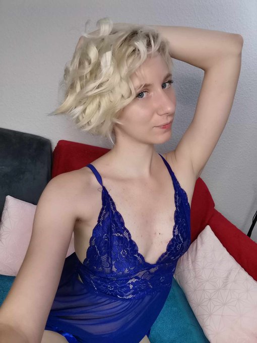 Et on lance le 3&egrave;me live de la journ&eacute;e :D Un peu d'anal pour terminer?? https://t.co/oPNcM768hx<a href="/tag/adventcalendar"class="tags"><span>#adventcalendar</span></a><a href="/tag/adventcalendar2022"class="tags"><span>#adventcalendar2022</span></a>