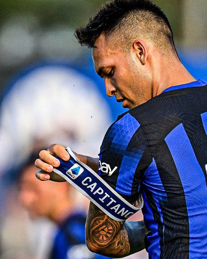 SoloEsclusivInt's tweet photo. EL CAPITÁN ⭐️⚫️🔵©️

📸: @inter https://t.co/ZJRz3qwjk8