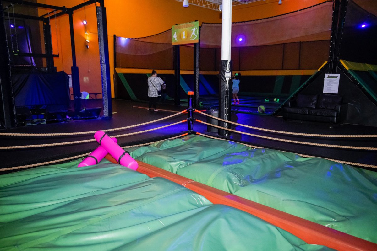 spacebound_ftl's tweet image. Join us for Neon Night every Saturday from 7 PM - 10 PM! Glow in the dark while jumping on our trampolines and enjoy a night of music, games, and prizes. Don't forget to take pictures and tag us! #SpaceBoundTrampolinePark #NinjaCourse #BirthdayPackages #RockinJumpFort