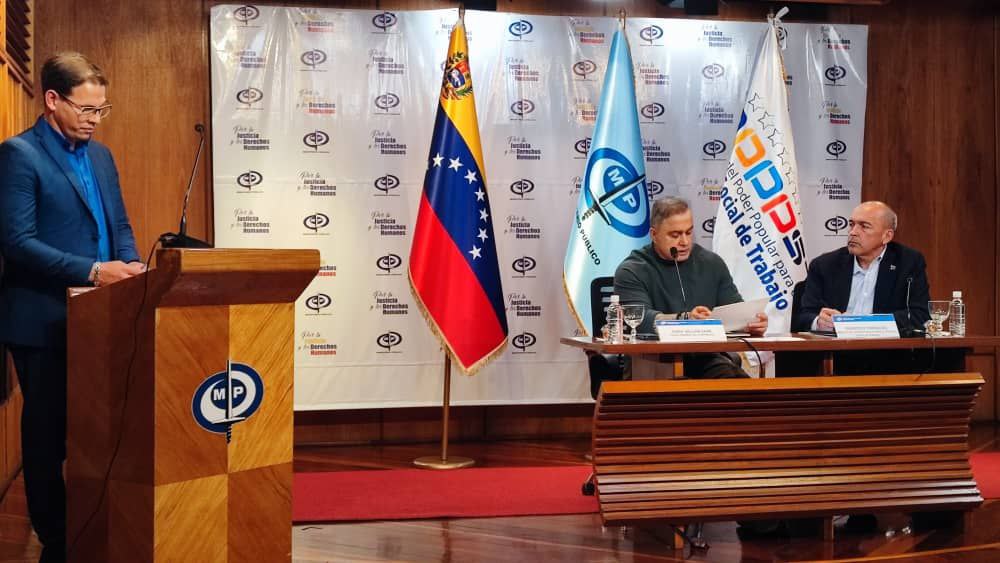 torrealbaf's tweet image. Junto al Fiscal General @TarekWiliamSaab participamos en el Encuentro Nacional de Coordinación y Acción en Defensa de los Derechos de l@s Trabajador@s, teniendo por objetivo establecer mecanismos y enlaces para proteger las garantías de la Clase Obrera. #CuadrantesPorLaVidaYLaPaz