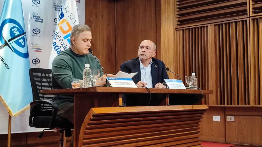 torrealbaf's tweet image. Junto al Fiscal General @TarekWiliamSaab participamos en el Encuentro Nacional de Coordinación y Acción en Defensa de los Derechos de l@s Trabajador@s, teniendo por objetivo establecer mecanismos y enlaces para proteger las garantías de la Clase Obrera. #CuadrantesPorLaVidaYLaPaz