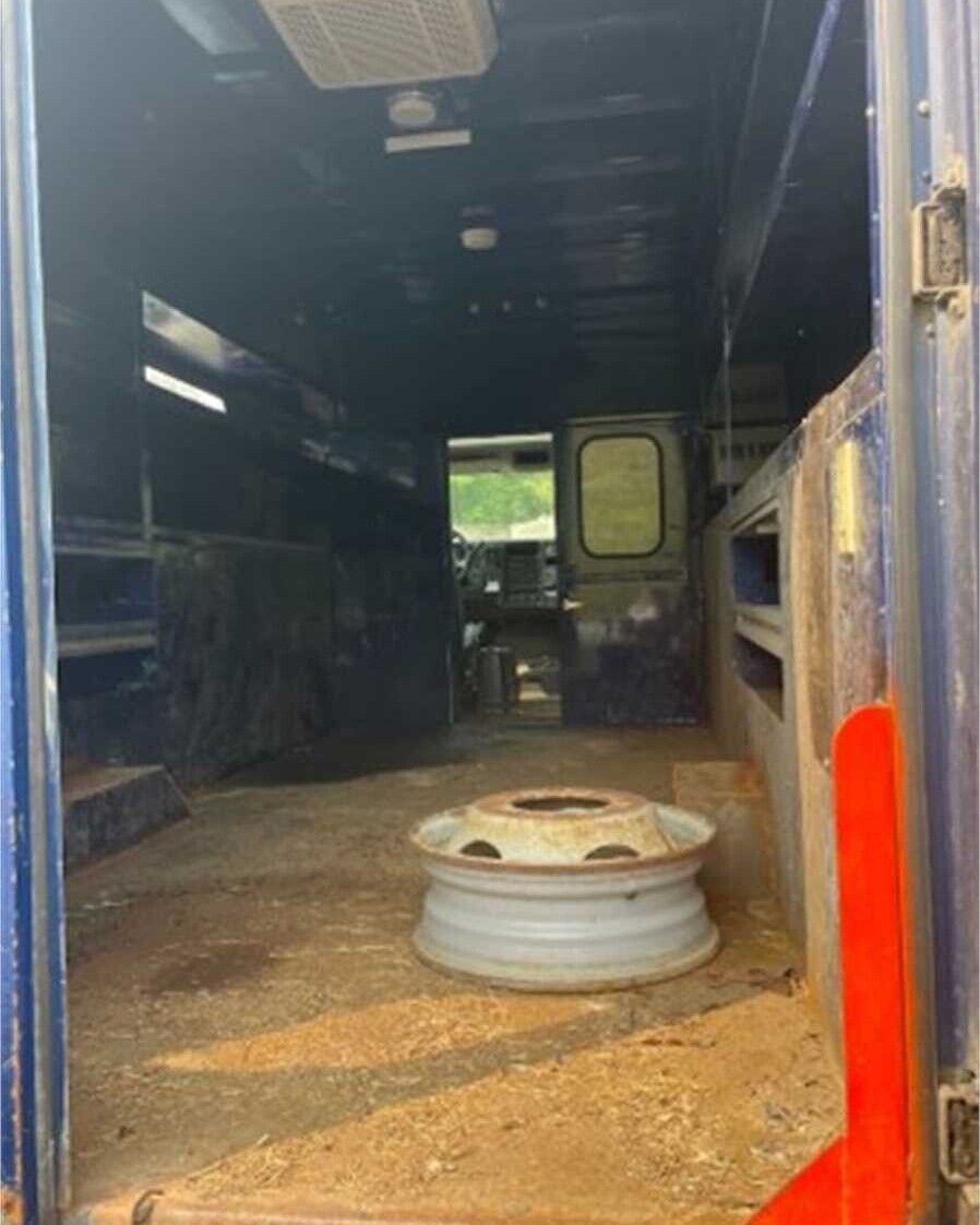 municibid's tweet image. This 2008 CHEVROLET STAHL 4500 is a diamond in the rough with the potential to shine after some TLC - a perfect restoration project!  🚚💎💪  mbid.us/3rBSSAf
📍 Lebanon, NH

#ChevroletStahl4500 #ClassicTruck #RestorationProject #ForSale #Auction #WorkTruck