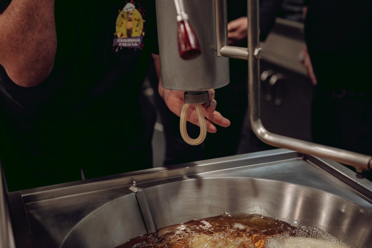 ChurroFiesta's tweet photo. El pasado fin de semana y de la mano del Catering Ciboulette tuvimos el placer de estar en la preciosa #finca Palacio de Galiana. ¡Que bonita #finca y que #bonita gente! 
#churros #churrosparabodas #churroseventos #churrosychocolate #chocolate https://t.co/QT2PCmdtUL
