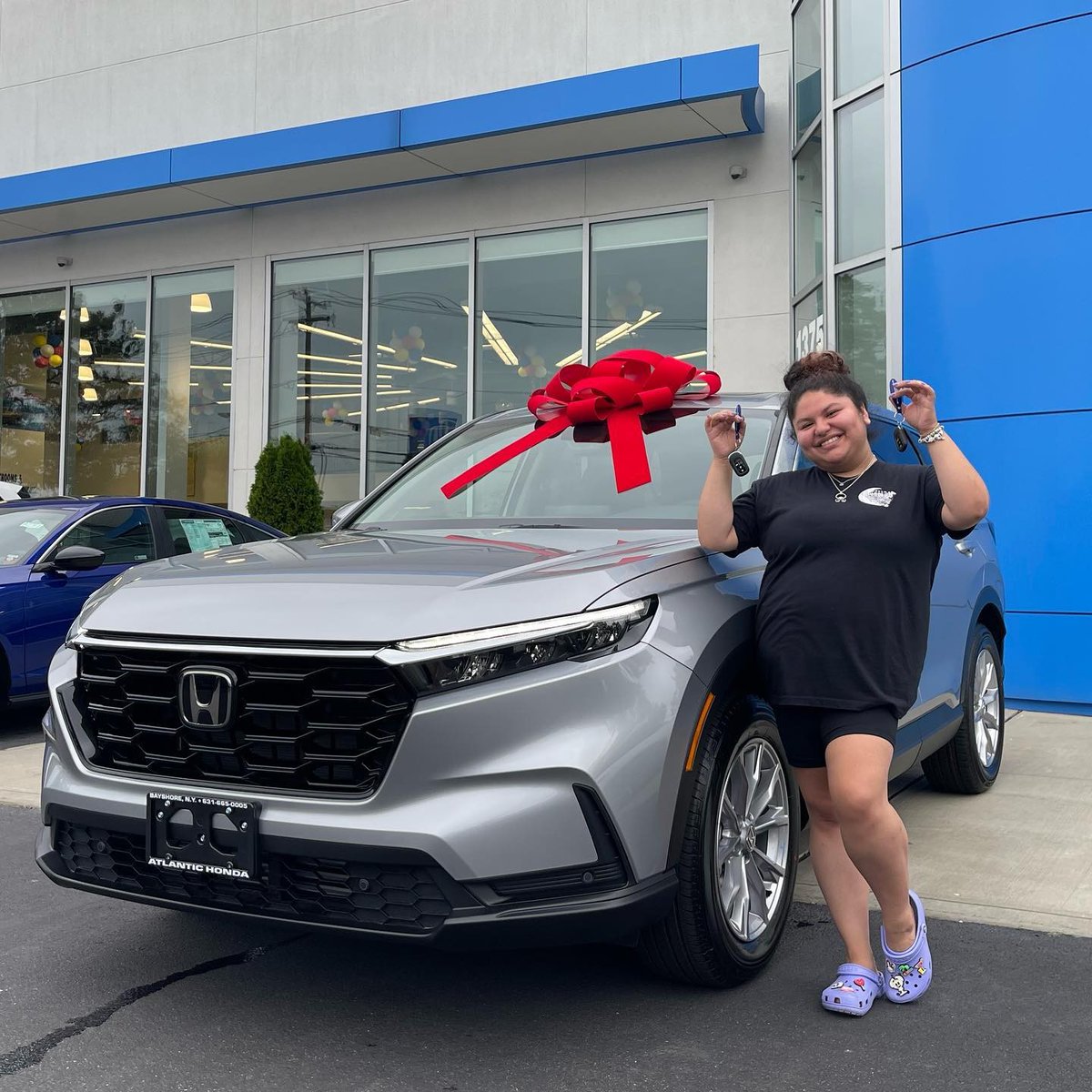 atlantichonda's tweet image. 🎉🚙👏 Congratulations to Stephanie on her new CR-V courtesy of Michael Venegas (@mike_sells_hondas) at Atlantic Honda!

🖥️ SHOP ONLINE
🌐 AtlanticHonda.com

#NewCRV #HondaCRV #AtlanticHonda #NewYork #LongIsland #BayShoreNY #HondaLove #NewCar #CRVOwners