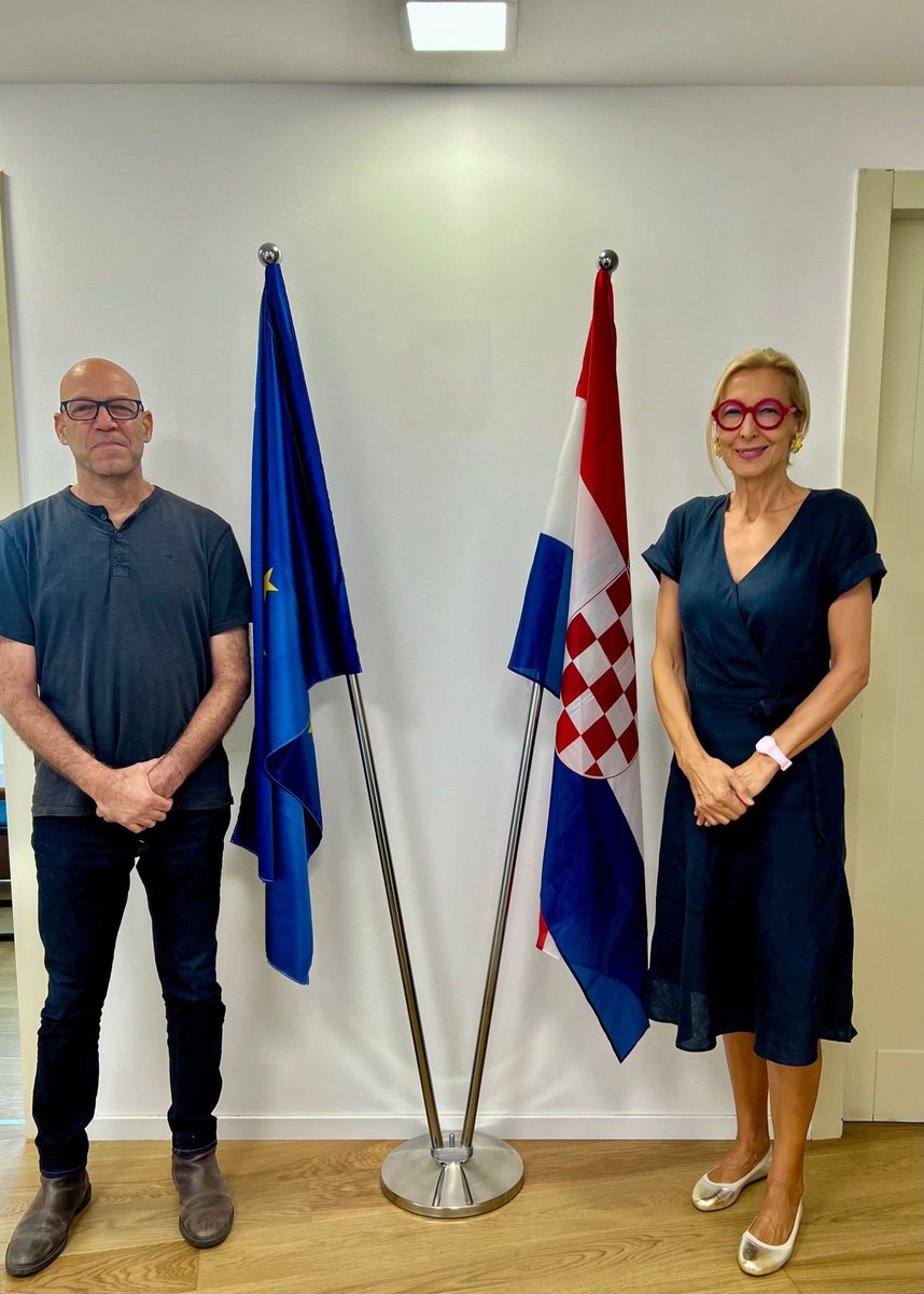 BeKroatia's tweet photo. Wishing to the manager of @NaLagaatCenter & his Deaf & blind theatre group from #Jaffa great participation at Blind in Theatre International Festival #BIT2023 in #Zagreb @novizivotnet https://t.co/5KccZw4FQM