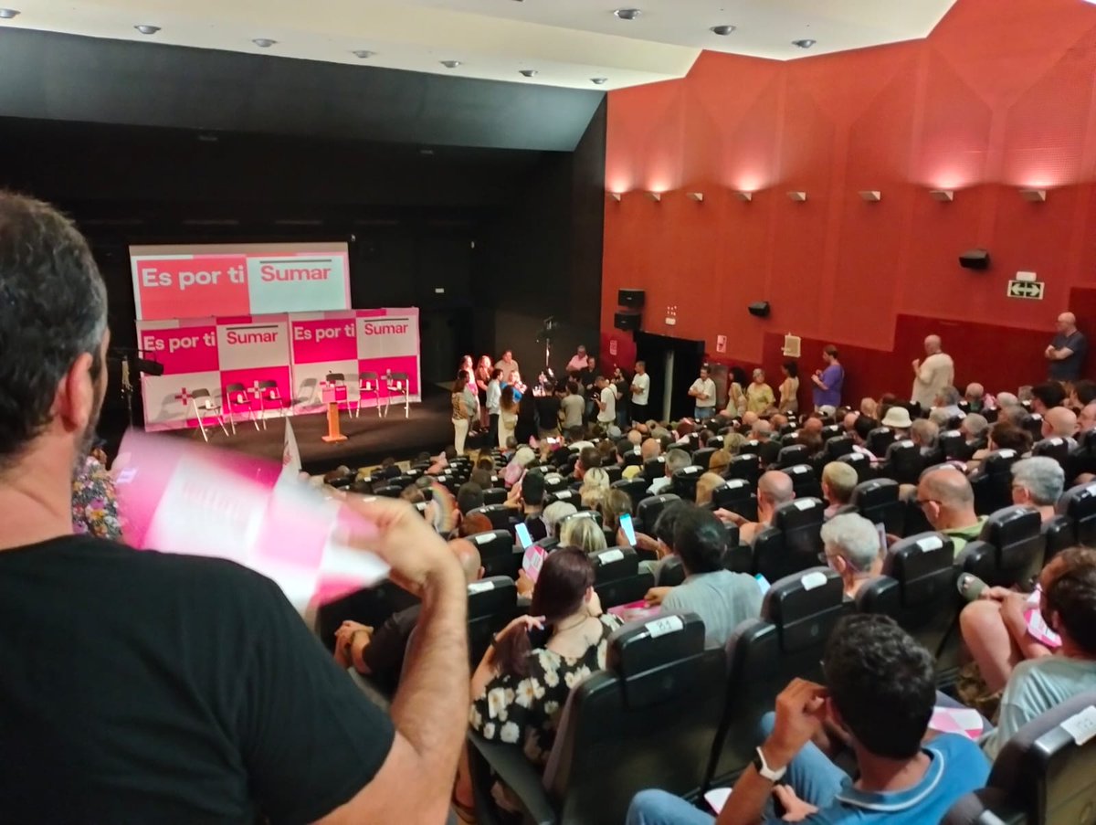 Lleno absolutamente el salón grande del Puertas de Castilla #VotoDecisivo