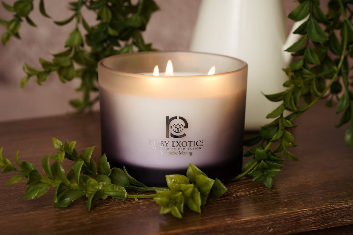 rubyexoticsllc's tweet image. Our Product Highlight Today Features This Amazing Lakeside Morning 3 Wick Scented Fragrance Offering up to 40 Hours Burn Time. This 3 Wick Soy Candles make the Perfect Gift for anyone who Loves the Feeling of a Cool, Fresh Lake. If You’re Ready to Slip Away Mentally and…