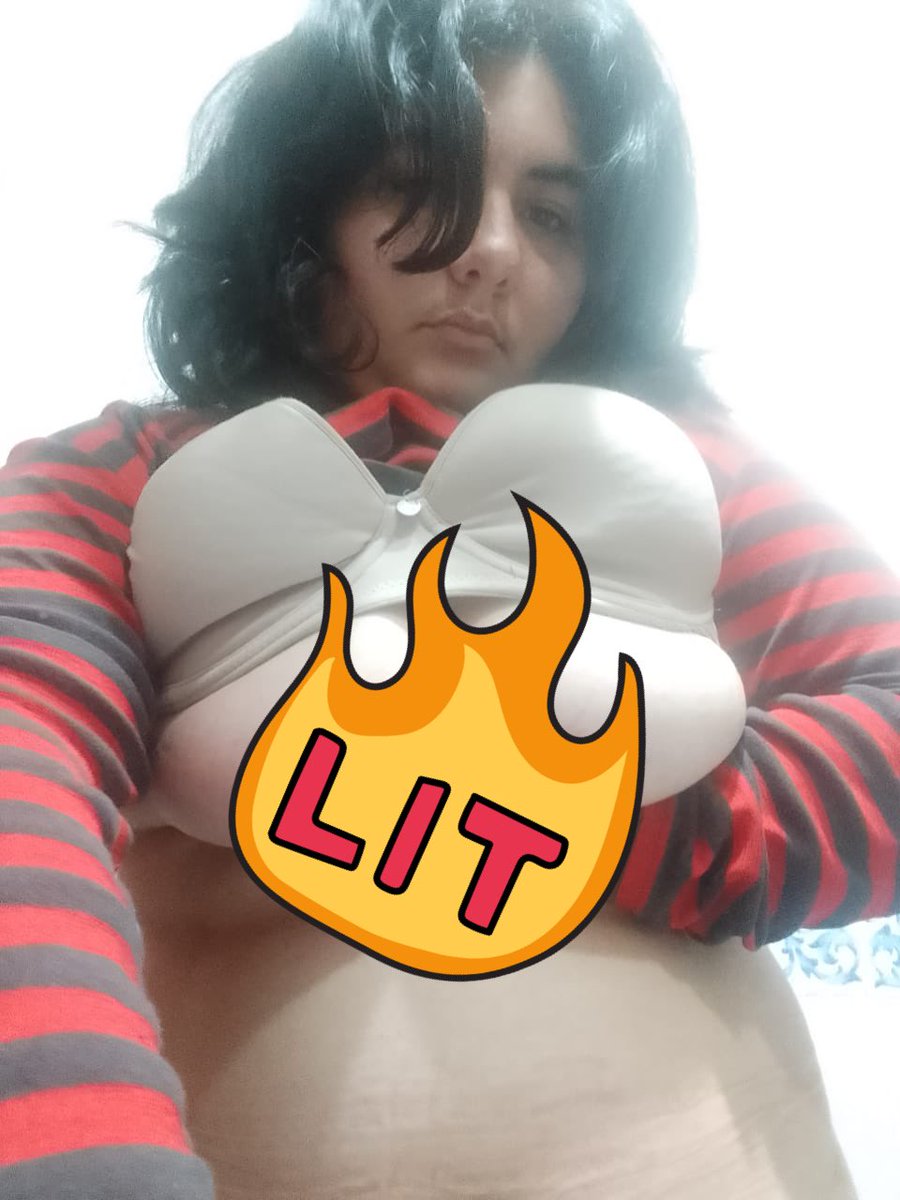 MerchuSpace's tweet photo. blanditasss🔥 quien quiere teta? 😋

#nsfw #nsfwtwt #chubby #gordita #gorditas #martesdetetas https://t.co/UPrcAQga3y
