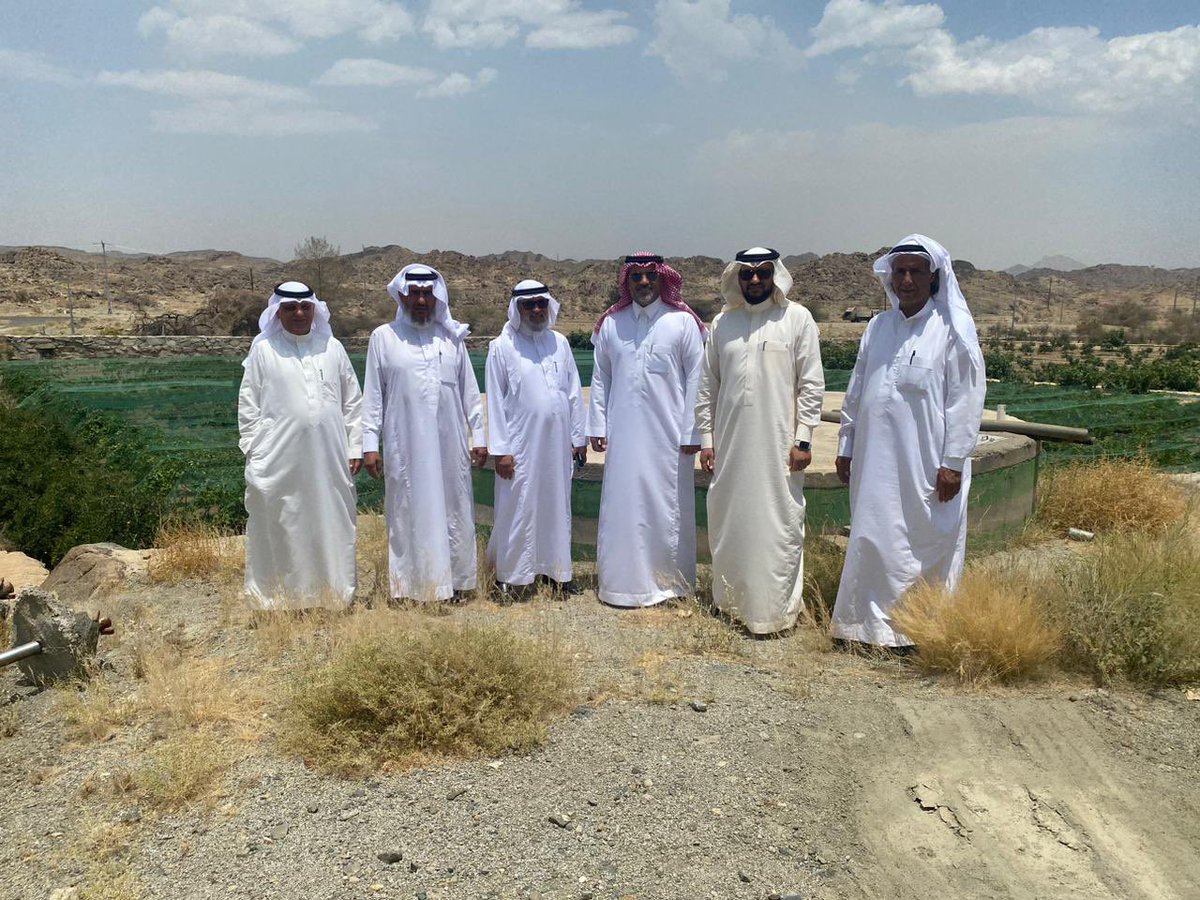 almawinacam's tweet photo. 1- زيارة رئيس مجلس الجمعيات التعاونيه السعودية للجمعية التعاونية الزراعية التسويقية بالماوين وزيارة عدد من المزارع والمشاريع المنفذه من قبل المجلس في مبادرة تأهيل المدرجات
يتبع ..
@cscs_sa https://t.co/MsSODGfadR