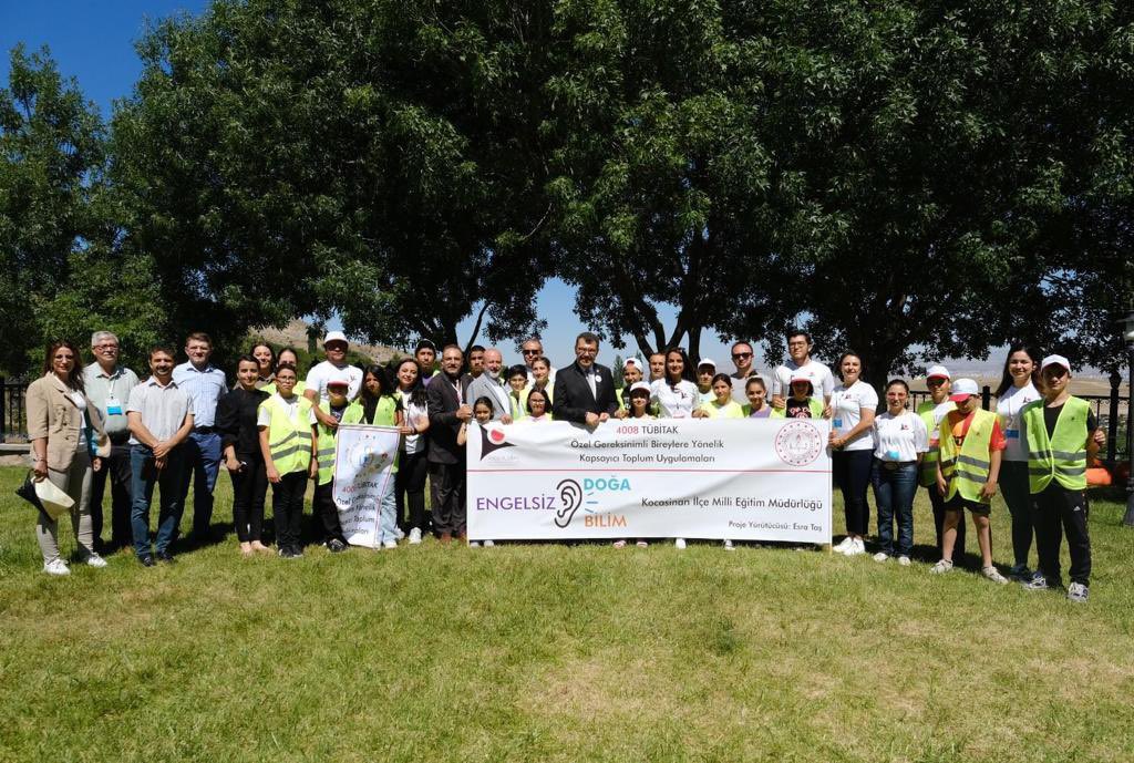 ✨<a href="/Tubitak/">TÜBİTAK</a> 4008 Programı kapsamında, Kayseri Kocasinan İlçe Milli Eğitim Müdürlüğü’nün düzenlediği “Engelsiz Doğa Engelsiz Bilim” projesinde işitme kaybı tanılı ortaokul öğrencileriyle bir araya gelerek bilimsel merak dolu sorularını cevapladık ve tekrar görüşmek için sözleştik.