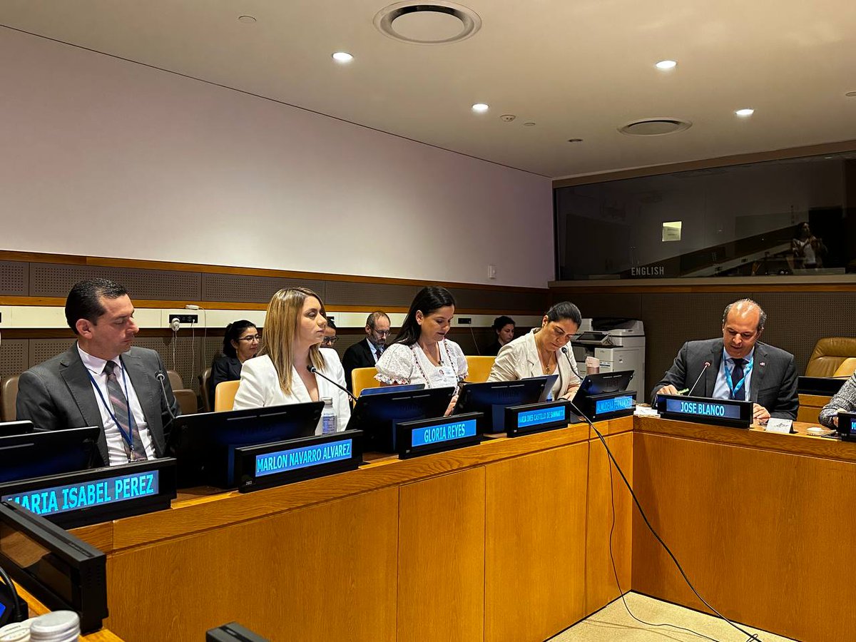 Que orgullo es representar al Gobierno dominicano en el panel “Iniciativas de Desarrollo Social para el Cumplimiento de los ODS”, exponiendo las iniciativas, logros y aprendizajes importantes que hemos alcanzando desde <a href="/SuperateRDO/">Supérate</a> en materia de políticas sociales.