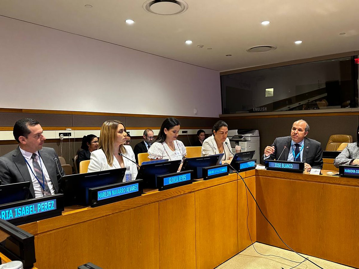 <a href="/SuperateRDO/">Supérate</a> está estrechamente vinculada a los #ODS 6, 7, 9, 11 y 17 y la #Agenda2030, dado que es una estrategia integral que lucha contra la pobreza en la República Dominicana y actúa como eje transversal para garantizar el desarrollo sostenible.