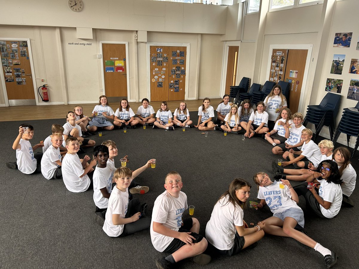 ShoresideYear4's tweet photo. So proud of the Year 6 children for an amazing assembly today! You were amazing ⭐️ then a wonderful party day playing some old favourite games 🥳 @Shoreside1234 https://t.co/0OTMbtabe4