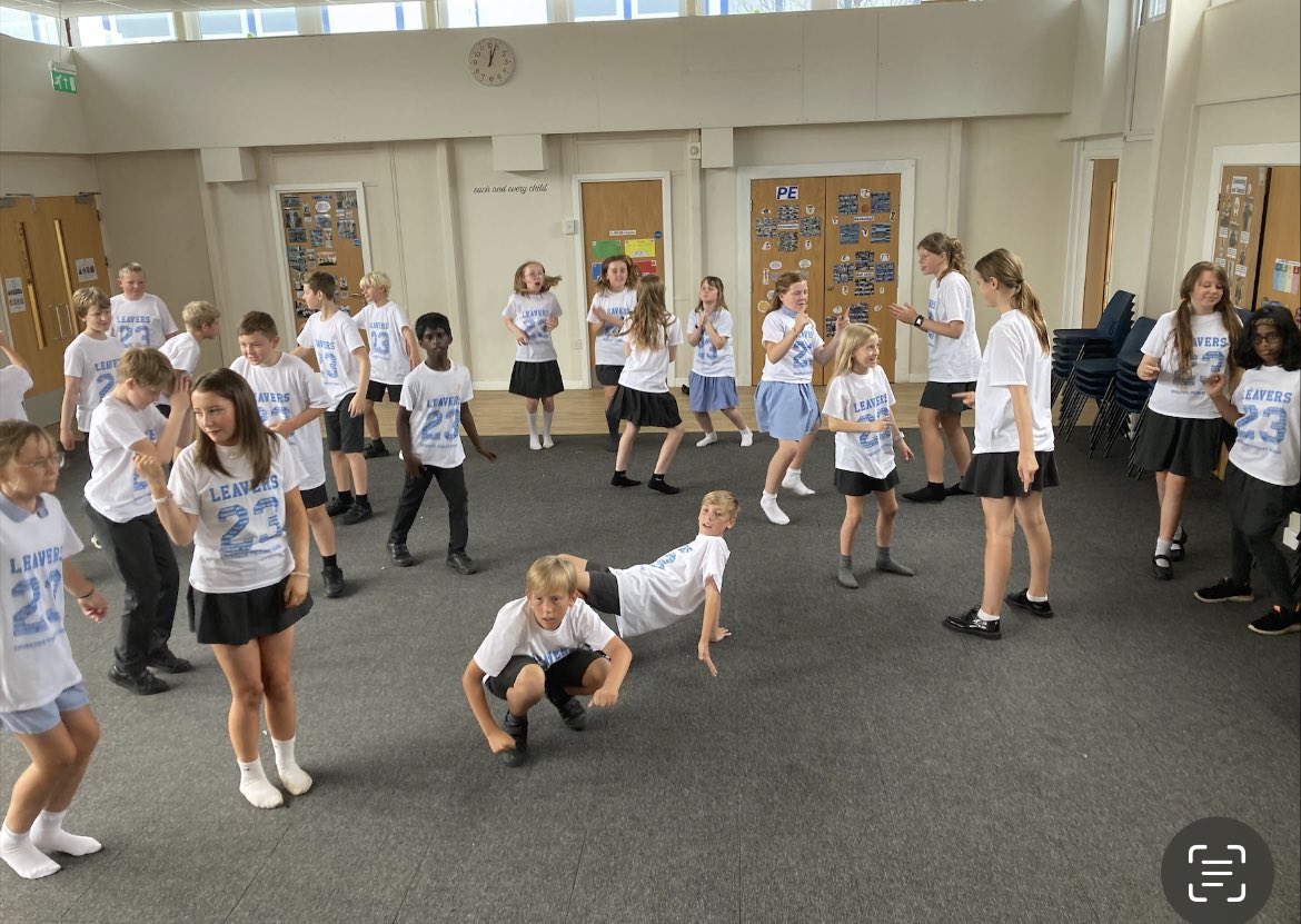ShoresideYear4's tweet photo. So proud of the Year 6 children for an amazing assembly today! You were amazing ⭐️ then a wonderful party day playing some old favourite games 🥳 @Shoreside1234 https://t.co/0OTMbtabe4
