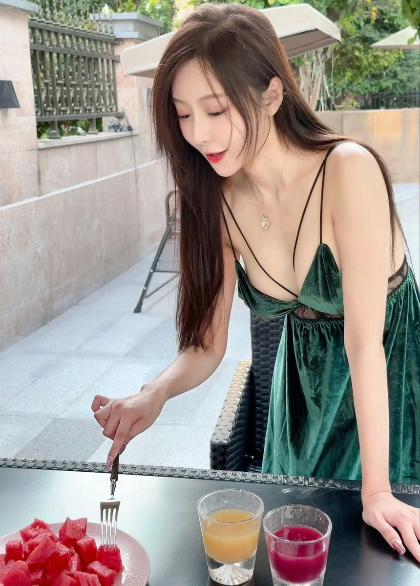 吃瓜吗🍉 https://t.co/CmcG9KEXul