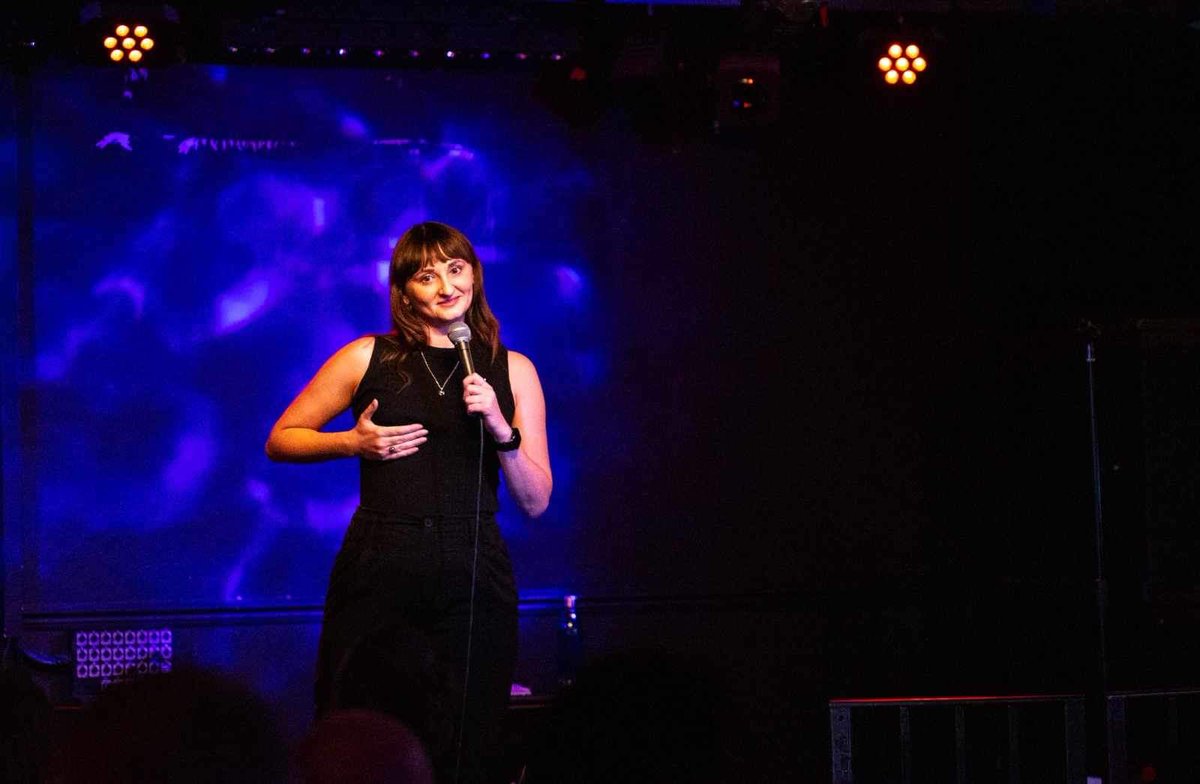 TheBethRoberts's tweet photo. My expressive face captured at Stone Circle Comedy in Swansea ❤️ https://t.co/MijDhgX7Cy