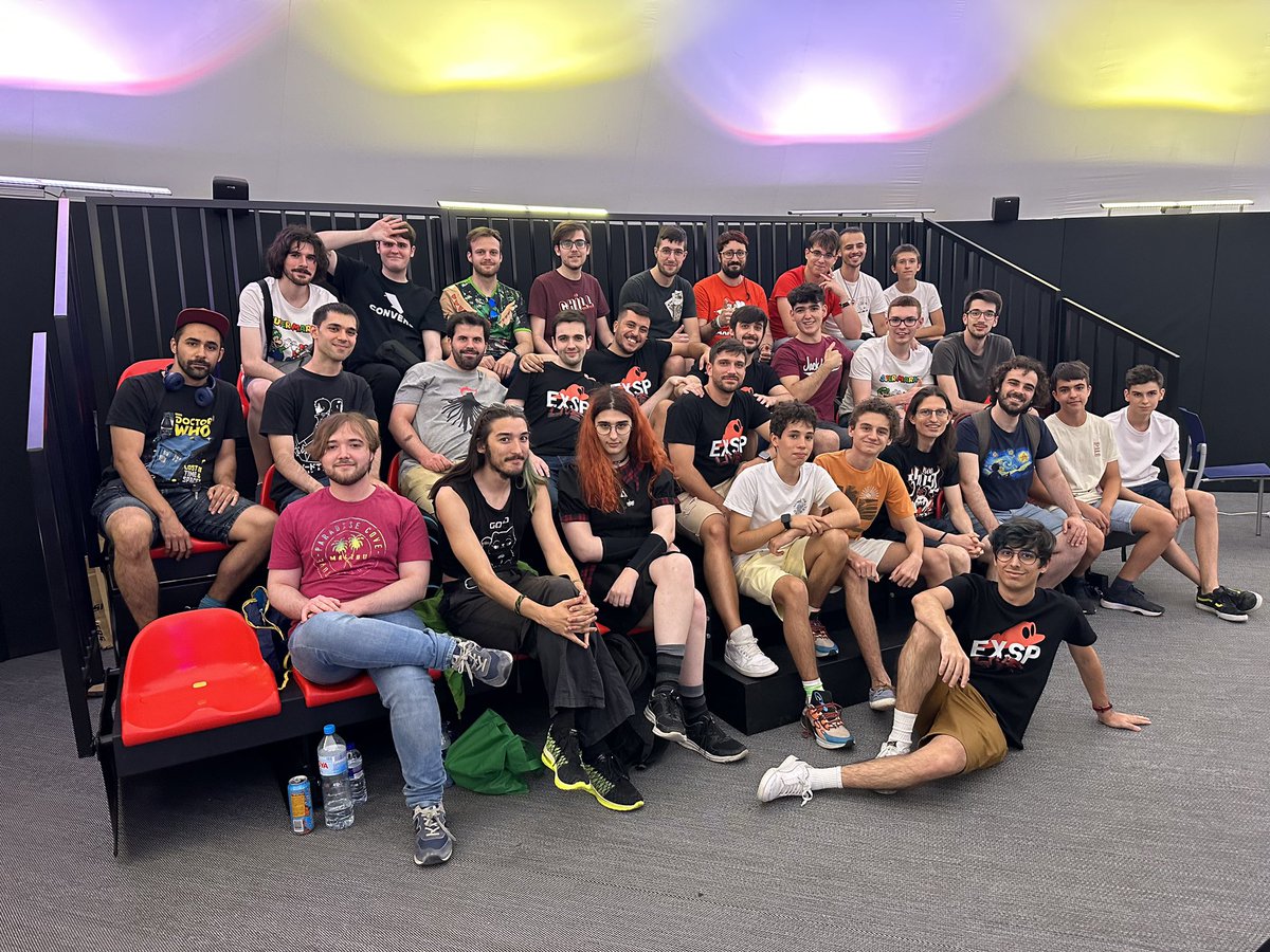 aranray97's tweet image. Fin de semana inolvidable por este pedazo de evento de @ExpeSpeedrun , por haber conocido a gente tan maravillosa y por esta experiencia increíble, muchísimas gracias a todos, se os quiere ❤️