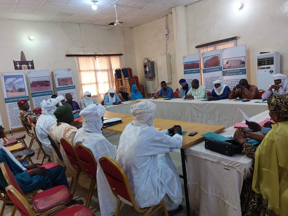 OMojedec's tweet photo. Projet «Appui à la #gouvernance_locale_inclusive et la promotion des #Droits_Humains au sein des #FSI». Dans ce cadre, le #MOJEDEC et l'@IDDH_Niger ont organisé à #Agadez, du 20 au 21/06/23, un atelier de dialogue multi-acteurs sur les défis sécuritaires financée par la #DUE. https://t.co/1DCQVmeYhc