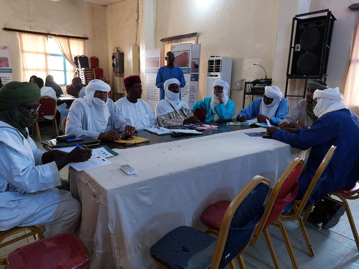 OMojedec's tweet photo. Projet «Appui à la #gouvernance_locale_inclusive et la promotion des #Droits_Humains au sein des #FSI». Dans ce cadre, le #MOJEDEC et l'@IDDH_Niger ont organisé à #Agadez, du 20 au 21/06/23, un atelier de dialogue multi-acteurs sur les défis sécuritaires financée par la #DUE. https://t.co/1DCQVmeYhc