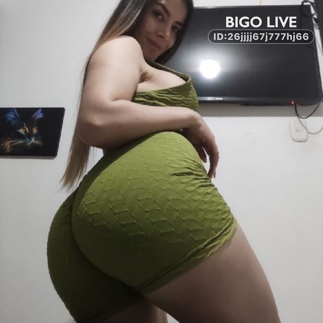 AlfredHaney5's tweet photo. Come and see 🎁Nina💋 streaming live on #BIGOLIVE and make new friends! 
https://t.co/uERxsa4U3U https://t.co/DZwFK6id1z