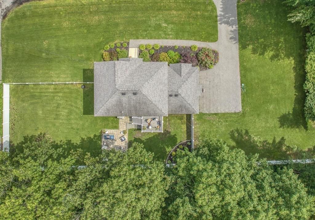 Sull12's tweet photo. Congratulations to my #Buyers on having their Offer accepted on this fantastic 4 bed, 3 bath Colonial in #BillericaMA.
#BLRE #HelpingFamilies #OneStepCloser #ExperienceMatters https://t.co/jvVjrjWHJE