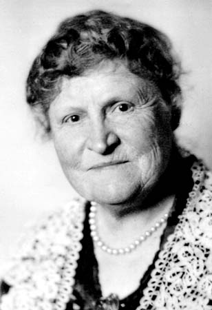 Go visit the F5 this summer to learn more about each member! First stop: the Fort Museum in Fort Macleod, AB to learn all about Henrietta Muir Edwards (Otterwoman): nwmpmuseum.com

Learn about the history and the passion of this amazing woman!